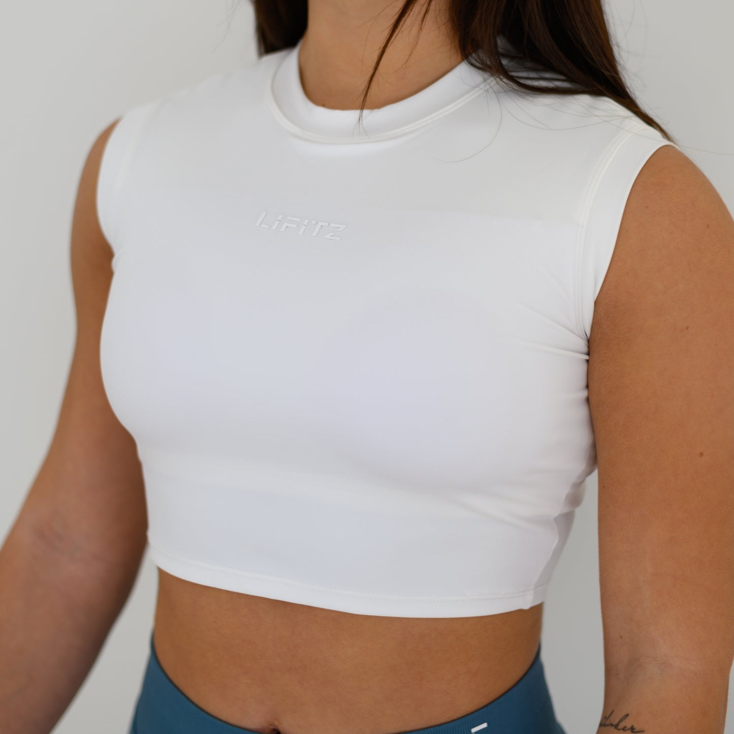 AURA TECH CROP TOP Arctic White- LIFITZ®